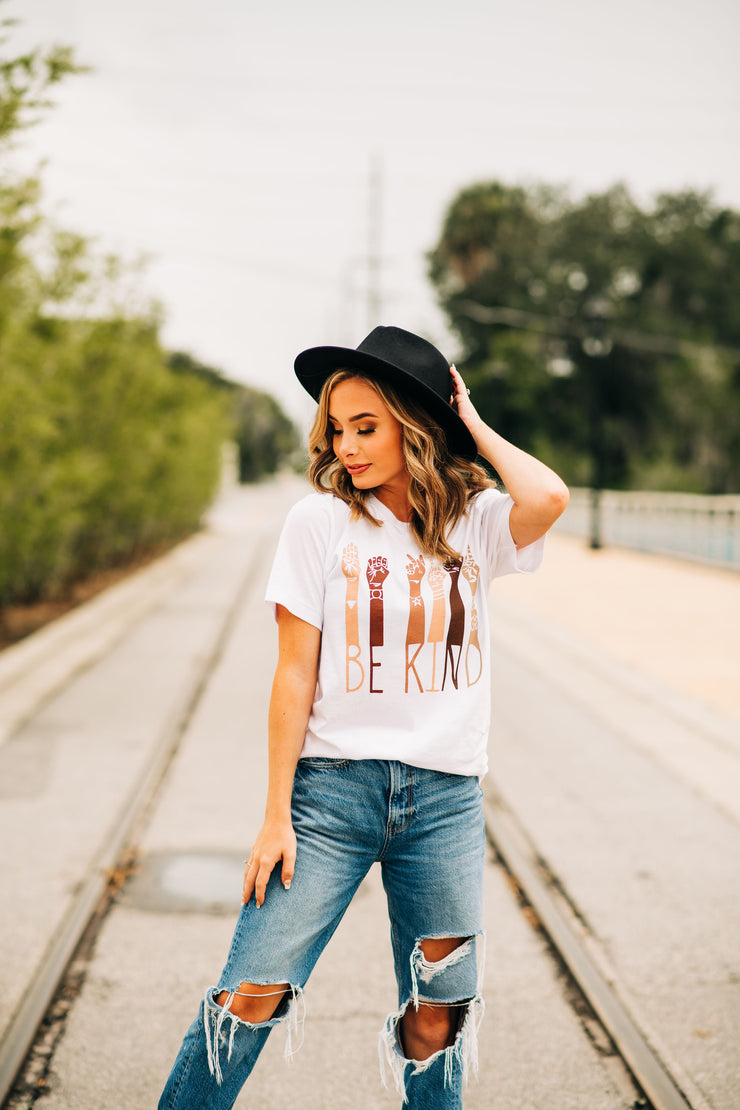 Be Kind Graphic Tee (White)