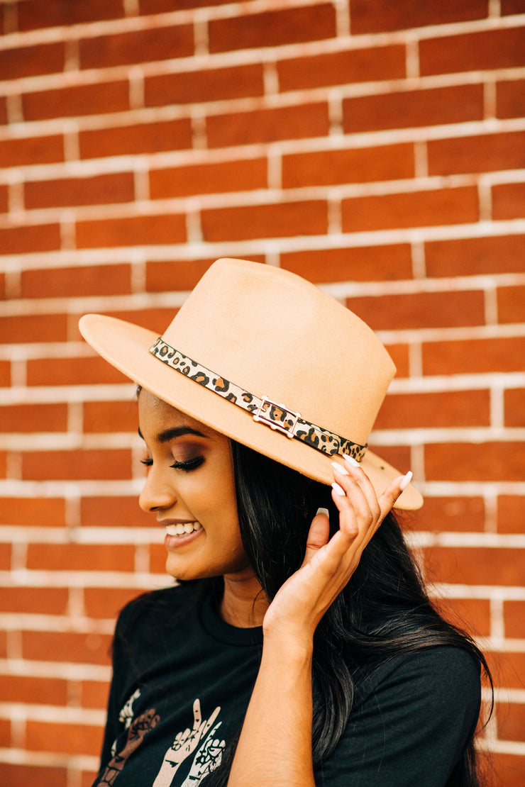 Wide Brim Leopard Band Fedora Hat (Camel)